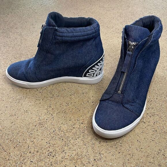 DKNY Chambray Denim Wedge Zip Front Sneakers 7 Dark Denim Blue - Picture 1 of 14